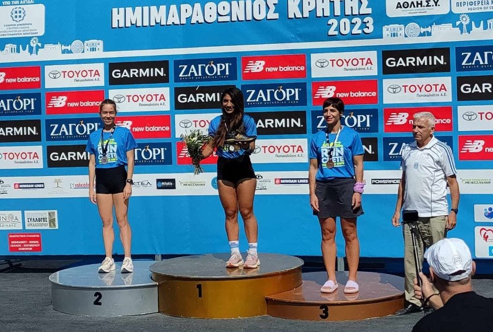 Αποθεώθηκαν οι νικητές στον Ημιμαραθώνιο Κρήτης (pics) runbeat.gr